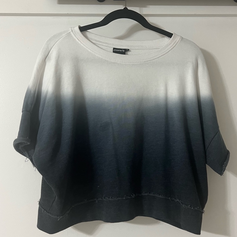 Mono B tee size small